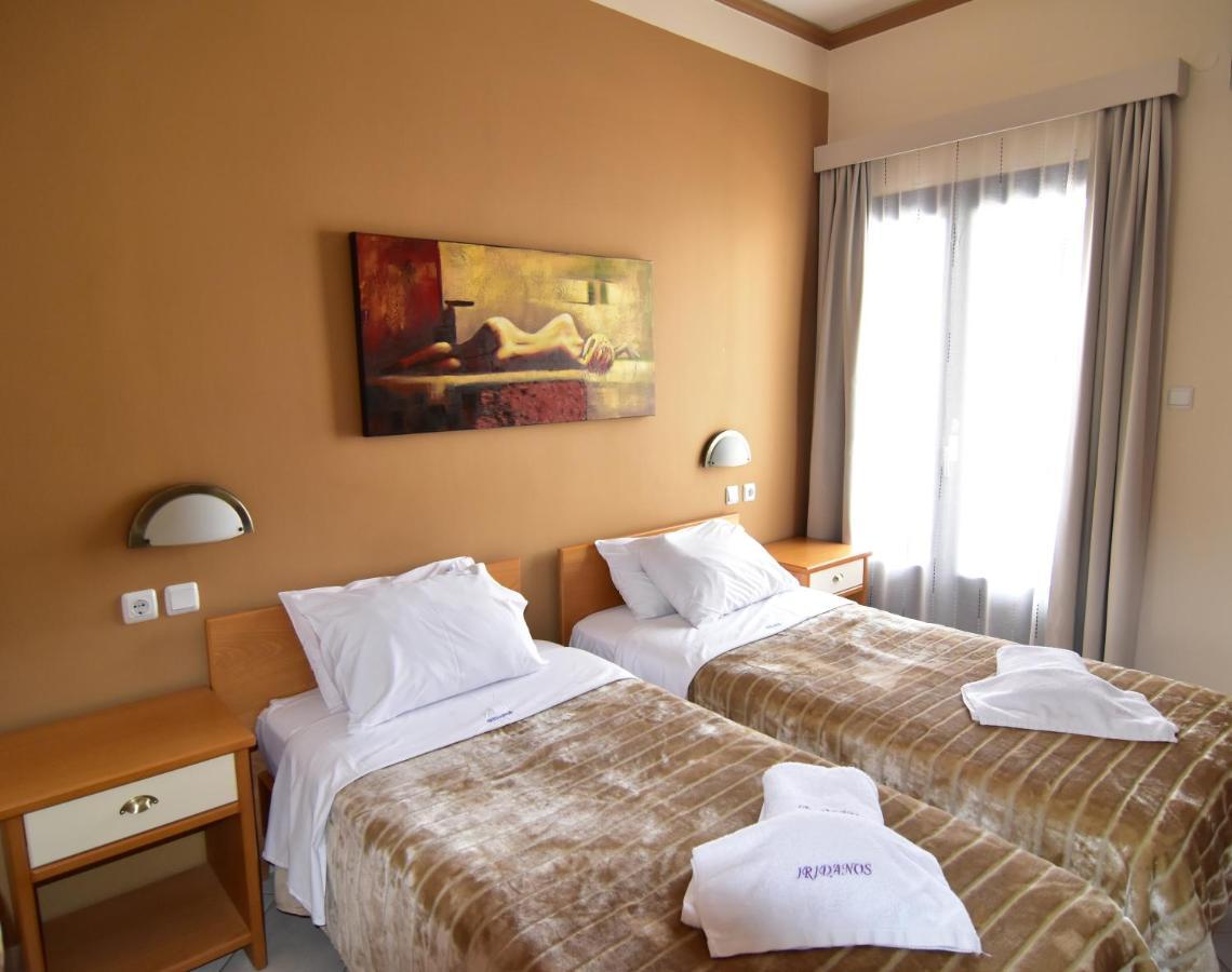 Iridanos Hotel Antikyra Exterior photo