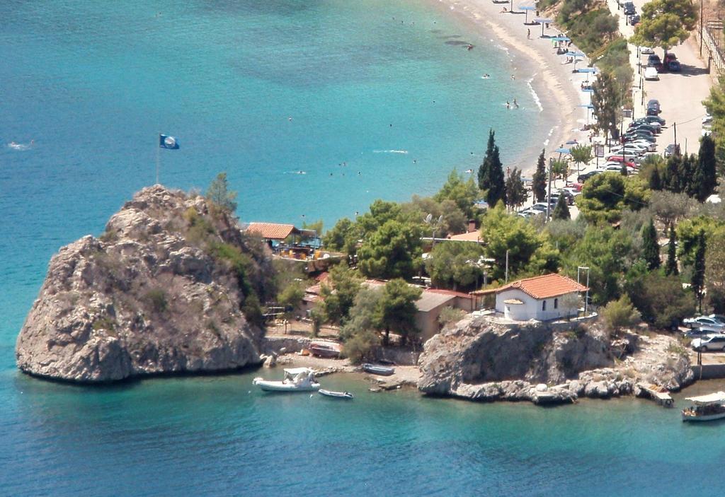 Iridanos Hotel Antikyra Exterior photo