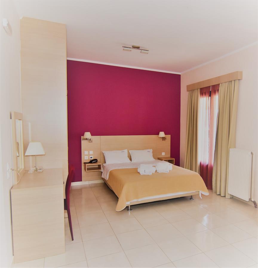 Iridanos Hotel Antikyra Exterior photo